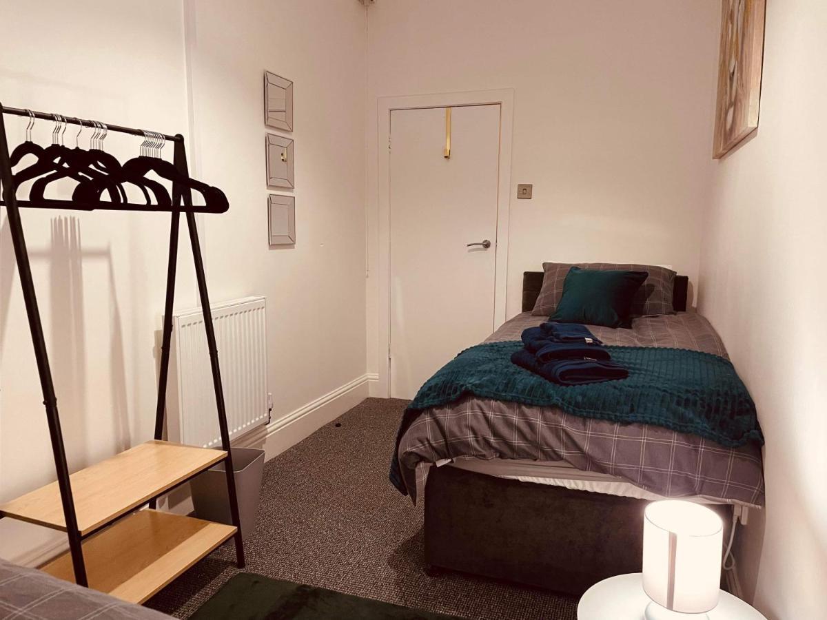 Luxury Suite 3 Bed Apartment Sleeps 6-8 Blackpool Exterior photo