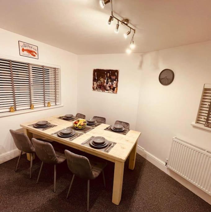 Luxury Suite 3 Bed Apartment Sleeps 6-8 Blackpool Exterior photo